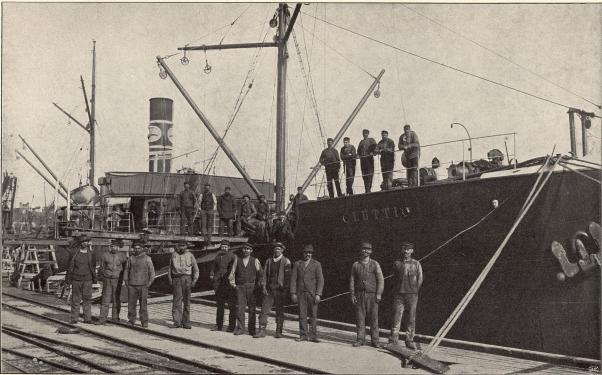 Kollossare i Visby hamn.<b<smalFoto Gardsten, Visby.</smal