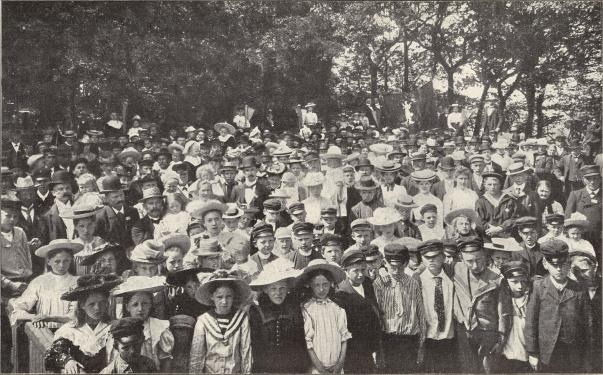 Från stationskarlsmötet i Eslöf sommaren 1904.<b<smalFoto Föjer, Eslöf.</smal