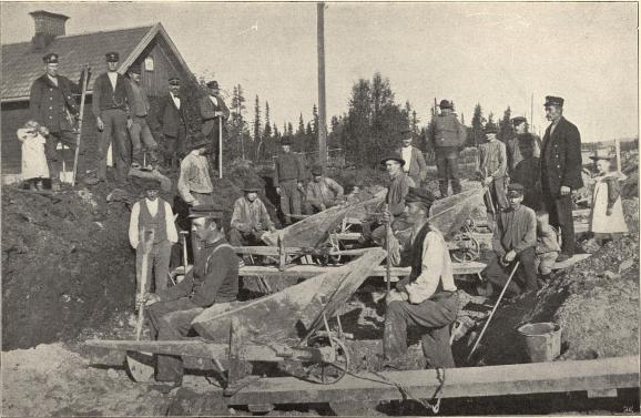 Utgräfning af frostförande lerlager i järnvägsbank i Vesterbotten.<b<smalFoto Lagergren, Jörn.</smal