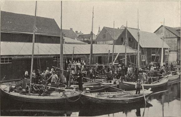 Blekingsfiskare i hamnen i Karlshamn.<b<smalFoto Falk, Karlshamn.</smal