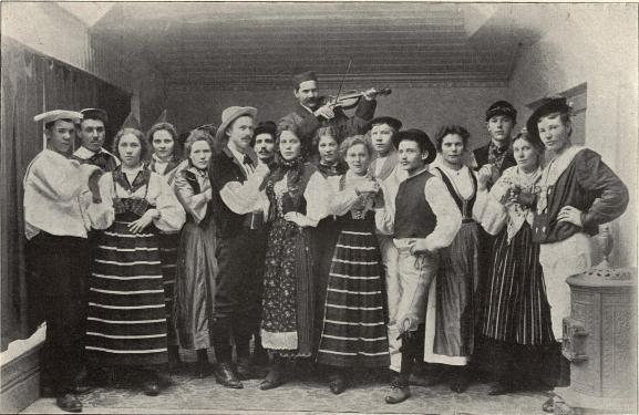 Arbetarnes folkdansklubb i Avesta.<b<smalFoto Ståhl, Avesta.</smal