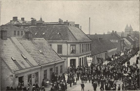 Demonstrationståget 1 Maj 1905 i Lund.<b<smalFoto Jonn, Lund.</smal