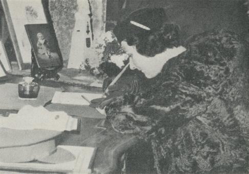 Vid minnesutställningen över kung Leopold II av Belgien var det<bAstrid som först skrev sitt namn i besöksboken/Datum: Juli 1935.