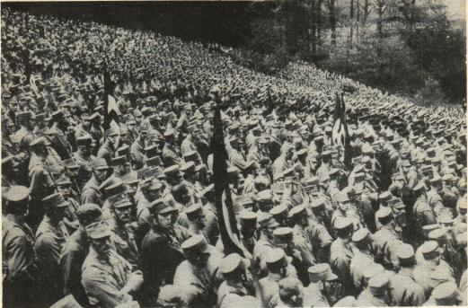 NATIONALSOCIALISTER SAMLADE TILL FÄLTGUDSTJÄNST<bvid ”den nationella oppositionens” stora sammankomst i Bad Harzburg den 11 oktober 1931.