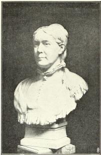 <smalFot. Aron Jonason.</smal <bFRU GÖTHILDA FÜRSTENBERG.<bI marmor i Fürstenbergska galleriet i Göteborg. <smalFot. Aron Jonason.</smal <bFRU GÖTHILDA FÜRSTENBERG.<bI marmor i Fürstenbergska galleriet i Göteborg.