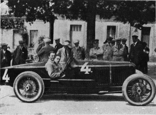 Pietro Bordino, en av världens snabbaste landsvägsförare, på en Fiat.