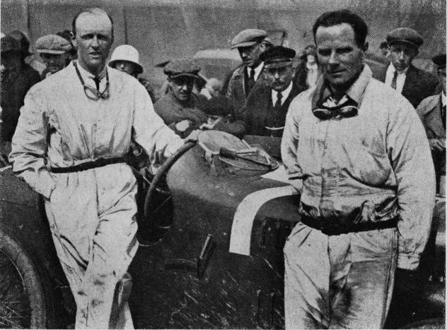 Författaren och hans mekaniker, Paul Dutoit omedelbart efter det att de<bvunnit »Grand Prix des Voiturettes».