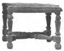 <bFig. 5. Taburett, björk, 1600-talets slut.<b H. 0,38 m.<b <bFig. 5. Taburett, björk, 1600-talets slut.<b H. 0,38 m.<b