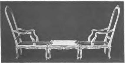 Fig. 13. Chaise longue<bfrån 1700-talets midt. H. 118 cm.  N. M. 107,156.