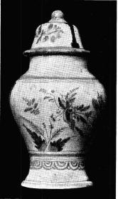 Fig. 11. Vas af fajans, Rörstrand<b1747. H. 15,9 cm. N. M. 108 844.