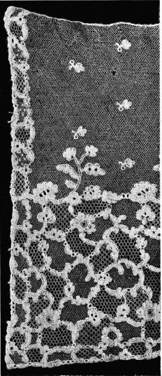 Fig. 14. Vadstenaspets.<bBredd 0,37 ro. N. M. 113,241. Fig. 14. Vadstenaspets.<bBredd 0,37 ro. N. M. 113,241.
