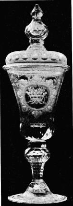 Fig. 7. Pokal af glas från 1700-talets förra hälft. H. 41 cm. N. M. 77,266. Fig. 7. Pokal af glas från 1700-talets förra hälft. H. 41 cm. N. M. 77,266.