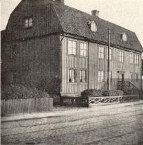 Bäckska huset<b<smal(Karl Johansgatan 104)</smal Bäckska huset<b<smal(Karl Johansgatan 104)</smal