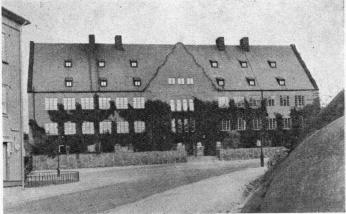 Front view of Board School in Keillers Park