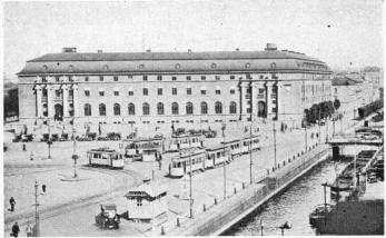 General Post Office, close to the Central Railway Station