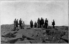 Biskop Rodhe förrättar bön. <smalFoto. Axel Larson, Gbg.</smal Biskop Rodhe förrättar bön. <smalFoto. Axel Larson, Gbg.</smal