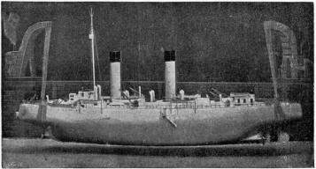 Ermack lyftad af två kranar. Ermack lyftad af två kranar.