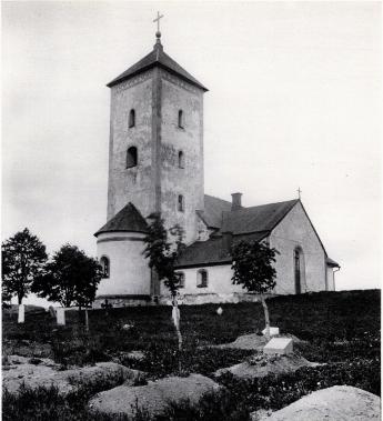 Skånela kyrka i Uppland tillhör den tidiga typ av kyrkor, som<befter mönstret av de under iooo-talet uppförda kungliga<bmissionskyrkorna i Sigtuna, växte upp här och var i uppsvearnas<bcentralbygder. Gamla Uppsala kyrka har en gång haft ett liknande utseende.