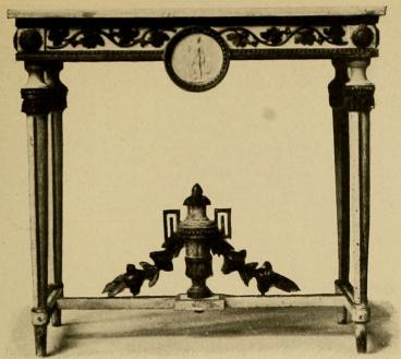 Spegelbord        Spiegeltisch        Mirror-table<bFig. 7. L. 84 cm. 1780—1800. Rum 64.
