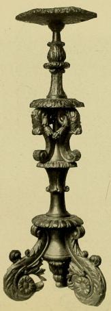 Gueridon        Gueridon        Piedestal<bFig. 20. H. 118 cm. 1680—1700. Rum 52.