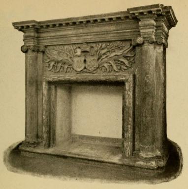Praktspis        Kamin        Fireplace<bFig. 32. H. 278 cm. Sandsten, 1670—80. Rum 102.