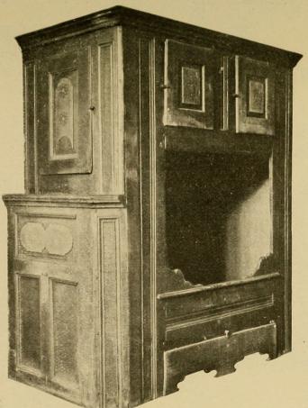 Väggfast säng        Bettstelle        Bedstead<bFig. 43. H. 204 cm. Västergötland. Rum 17.