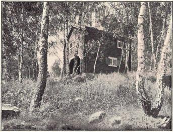 FULDBOSTUGAN. Exteriör.