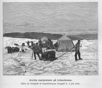 <smalIll. W. MEYER, X. A.</smal<bAndra rastplatsen på inlandsisen.<bEfter en fotografi af expeditionens fotograf d. 5 juli 1883.