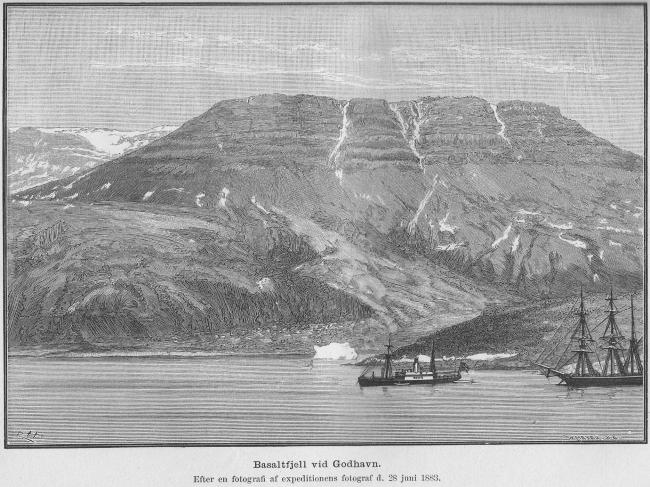 <smalIll. R. H.[=Haglund]                                        W. MEYER, X. A.</smal<bBasaltfjell vid Godhavn.<bEfter en fotografi af expeditionens fotograf d. 28 juni 1883.