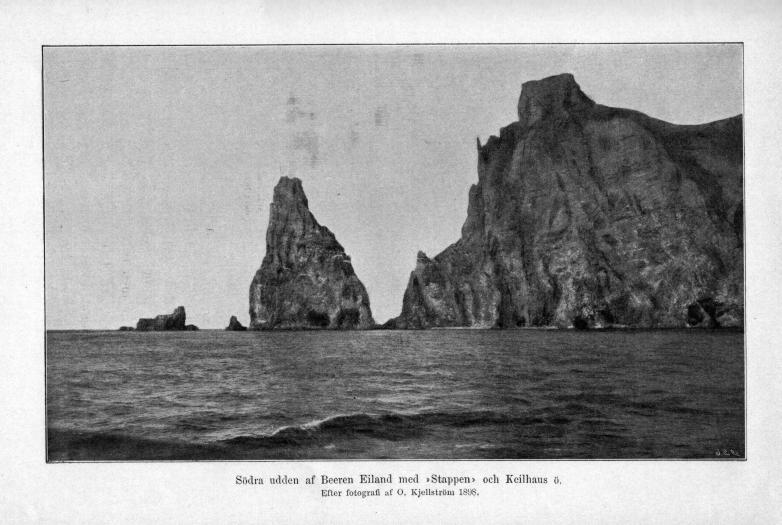 Södra udden af Beeren Eiland med »Stappen»  och Keilhaus ö.<b<bEfter fotografi af O, Kjellström 1898.