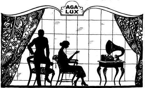 <smalAGA LUX</smal