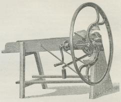 Fig. 1. Hakkelsemaskine med konkave Knive<btil Haandkraft. Fig. 1. Hakkelsemaskine med konkave Knive<btil Haandkraft.