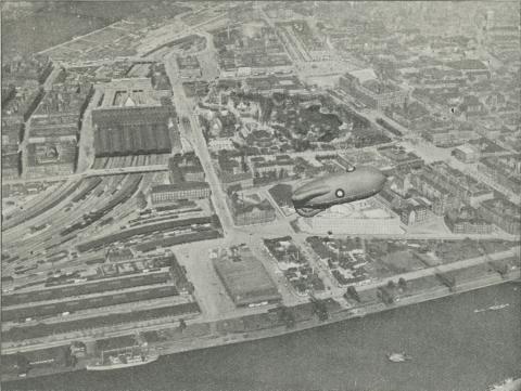 Fig. 6. Drageballon over Kjøbenhavn.