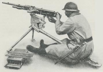 Fig. 6. Fransk tungt Hotchkiss-Maskingevær.