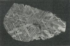 Fig. 2. Widmanstätten’ske Figurer i Meteorjern.