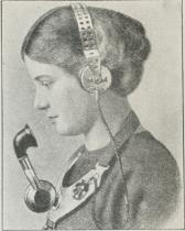 Fig. 4. Telefonist med Hovedtelefon<bog Brystmikrofon.