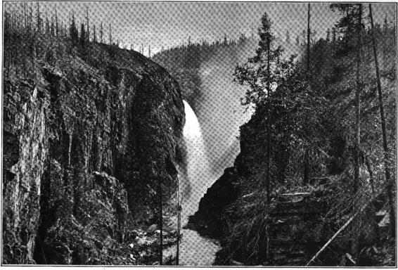 Hällingsåfallet (norra Jämtland).<b<smalEfter en fotografi af Oscar Olsson, Östersund. (Se sid. 95.)</smal