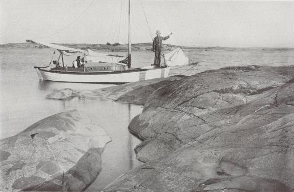 RAST UNDER SEGLING I YTTERSTA HAVSBANDET,<bUPPLANDS SKÄRGÅRD.<b<bERIK ÅKERHIELM foto.