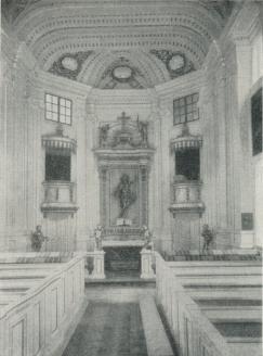 <bSLOTTSKAPELLET PÅ ERIKSBERG, ETT AV DE I<bURSPRUNGLIGT SKICK BÄST BEVARADE I LANDET.<bAlmberg & Preinitz foto.<b