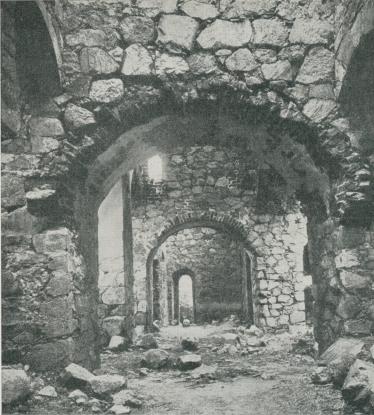 S:T OLOVS KYRKORUIN, FYRA AV STADENS FEM<bMEDELTIDSKYRKOR STÅ NU I RUINER.<b<bUr Antikv. topogr. arkivet.