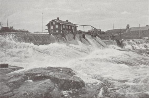 Gustaf Heurlin foto.<bSKARPEDS KVARN VID ROTTNAÄLVENS FALL. HÄR LÅG FÖRR ETT STÅNGJÄRNSVERK,<b"EKEBY BRUK" I GÖSTA BERLINGS SAGA.