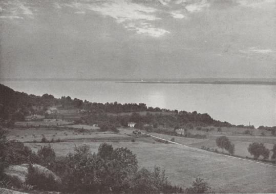 Oscar Halldin foto.<bLANDSVÄGEN FRÅN ÖDESHÖG TILL JÖNKÖPING GÅR FRAM GENOM DEN BÖRDIGA<bGRÄNNABYGDEN, SMÅLAND.