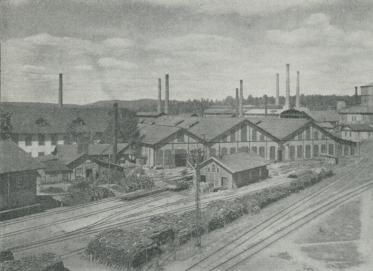 Hagfors är ett alltigenom modärnt järnverk, där tackjärnet framställes i fem elektriska<bmasugnar.<bJ. Hertzberg foto. Hagfors är ett alltigenom modärnt järnverk, där tackjärnet framställes i fem elektriska<bmasugnar.<bJ. Hertzberg foto.