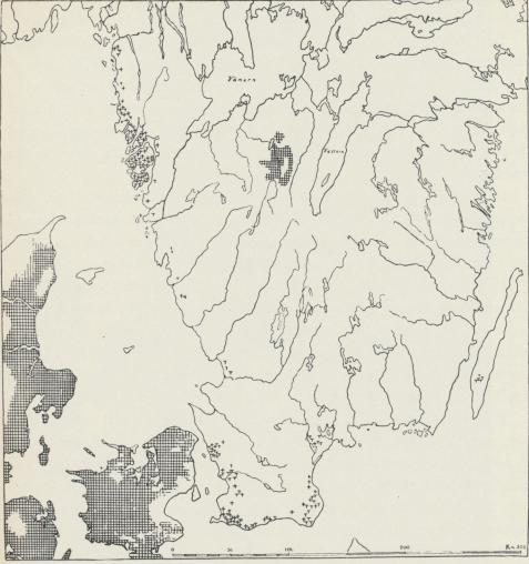Stenkammargravarnas utbredning i Sverige under yngre stenålder. Såsom framgår av<bbilden, anträffas de framför allt i Skåne, Halland, Bohuslän och Västergötland. Som en<byttersta utpost mot öster framstår en koloni på fem gånggrifter pä Öland. Kors betecknar<bplatsen för dös, T för gånggrift, rutnät för anhopningar av stenkammargravar. Stenkammargravarnas utbredning i Sverige under yngre stenålder. Såsom framgår av<bbilden, anträffas de framför allt i Skåne, Halland, Bohuslän och Västergötland. Som en<byttersta utpost mot öster framstår en koloni på fem gånggrifter pä Öland. Kors betecknar<bplatsen för dös, T för gånggrift, rutnät för anhopningar av stenkammargravar.