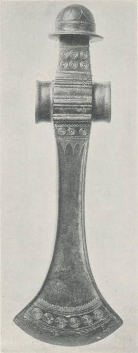 Stridsyxa av brons, funnen i<bLundby i Slöinge socken i<bHalland. Den stammar från äldre<bbronsåldern och är tillverkad i<bNorden, men i formgivningen<bkunna vi skönja ett visst <binflytande från liknande ungerska<bbronsvapen. Stridsyxa av brons, funnen i<bLundby i Slöinge socken i<bHalland. Den stammar från äldre<bbronsåldern och är tillverkad i<bNorden, men i formgivningen<bkunna vi skönja ett visst <binflytande från liknande ungerska<bbronsvapen.