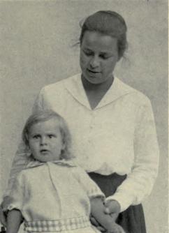 The youngest Walloon descendant with his mother.<bPhoto. H. Lundborg, Uppsala.