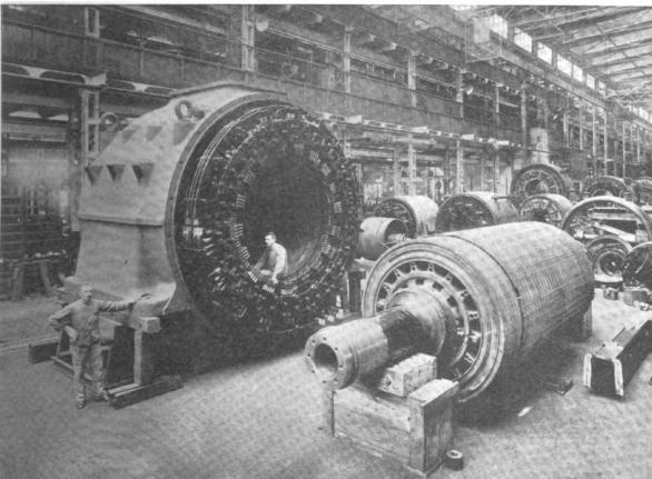 Fig. 7. Världens största generator, 60 000 kVA. Siemens-Schuckert 1917