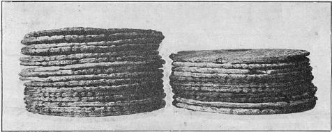 Spisbröd för 1 krona:<bjuli 1914 2,43 kg. aug. 1915 1,78 kg. Spisbröd för 1 krona:<bjuli 1914 2,43 kg. aug. 1915 1,78 kg.