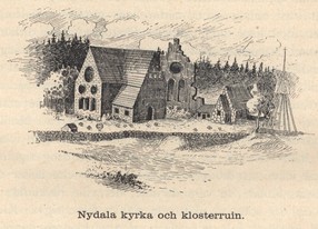 Nydala kyrka och klosterruin.