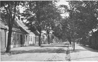 Ö. förstaden i Ystad, en idyllisk arbetarstadsdel, uppförd under<b80- och 90-talet på betesmarken ”Sibirien”. Ö. förstaden i Ystad, en idyllisk arbetarstadsdel, uppförd under<b80- och 90-talet på betesmarken ”Sibirien”.